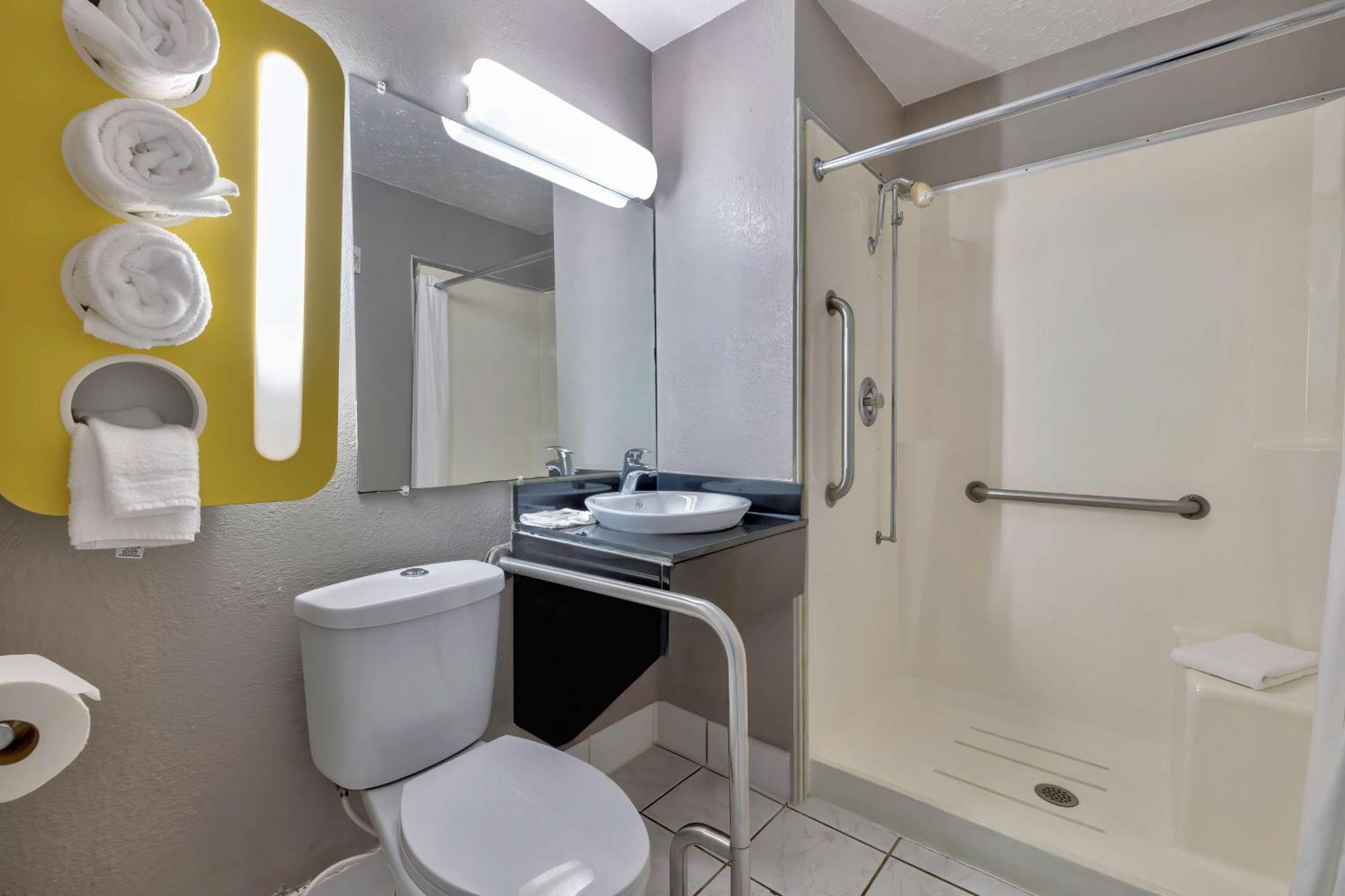 Motel 6-Oshkosh, Wi Екстериор снимка