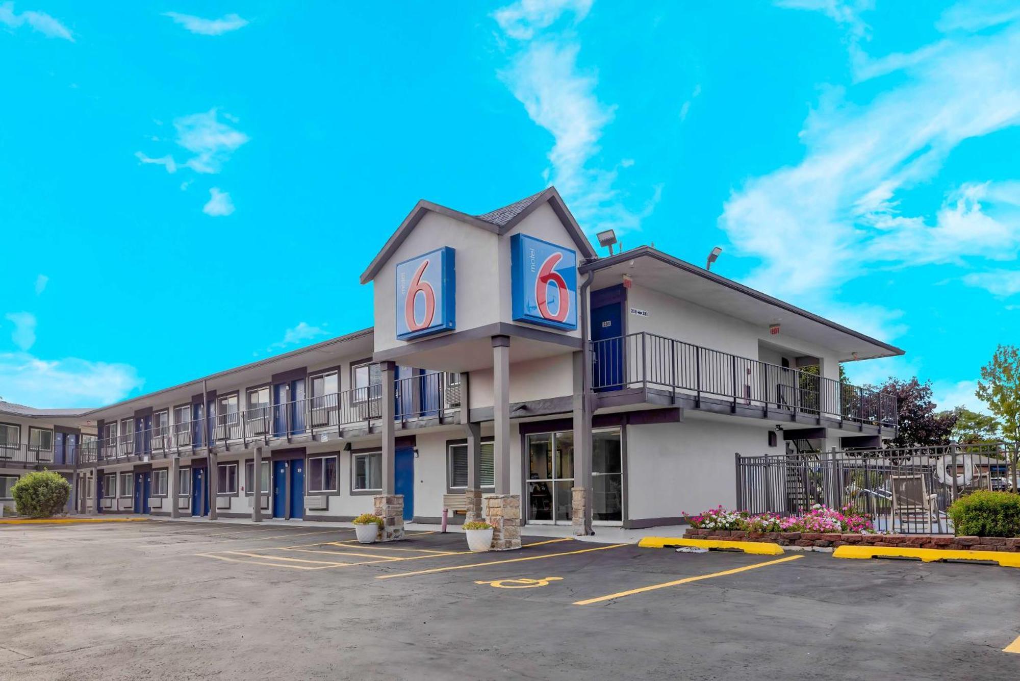 Motel 6-Oshkosh, Wi Екстериор снимка