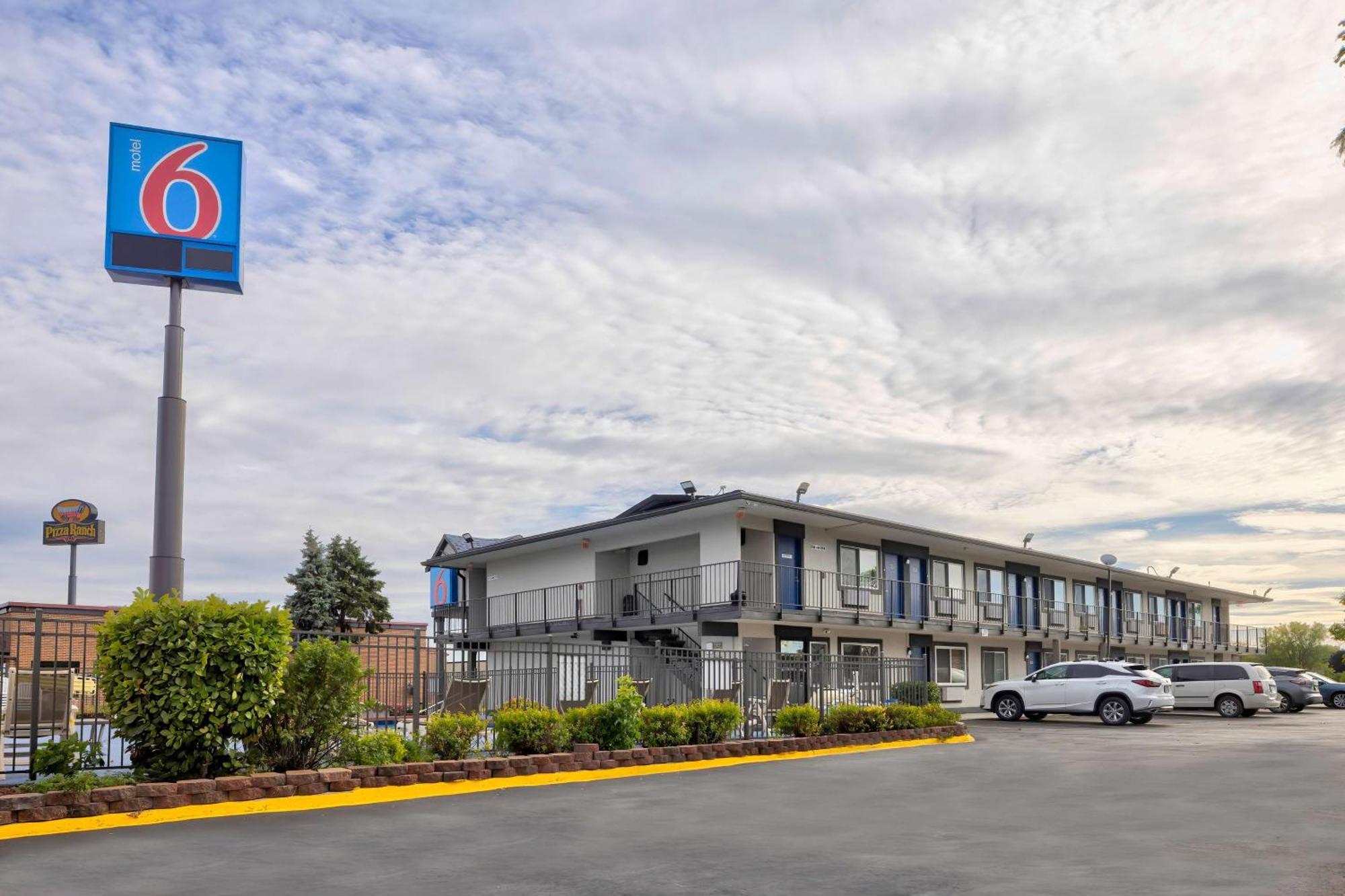 Motel 6-Oshkosh, Wi Екстериор снимка