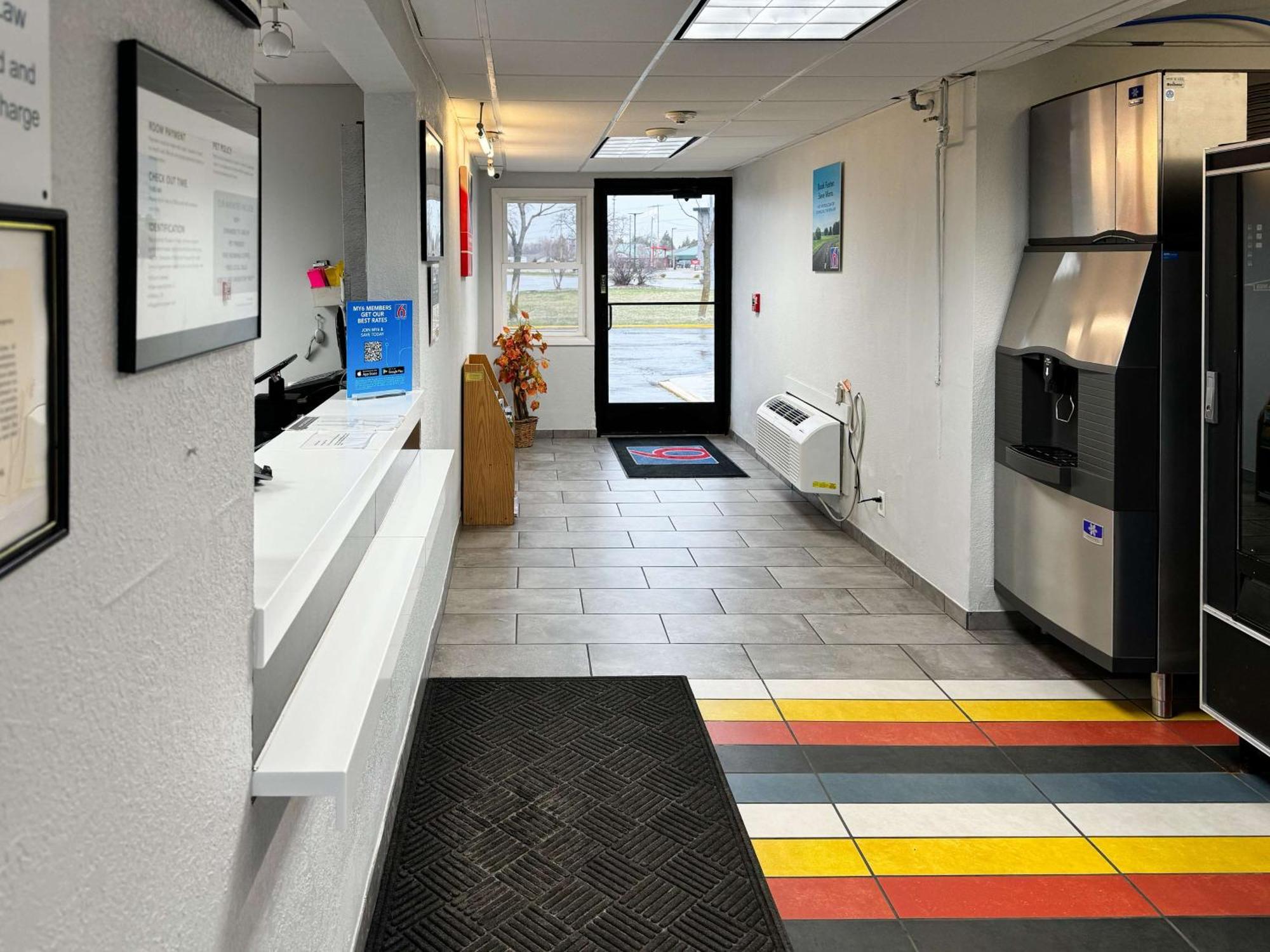 Motel 6-Oshkosh, Wi Екстериор снимка