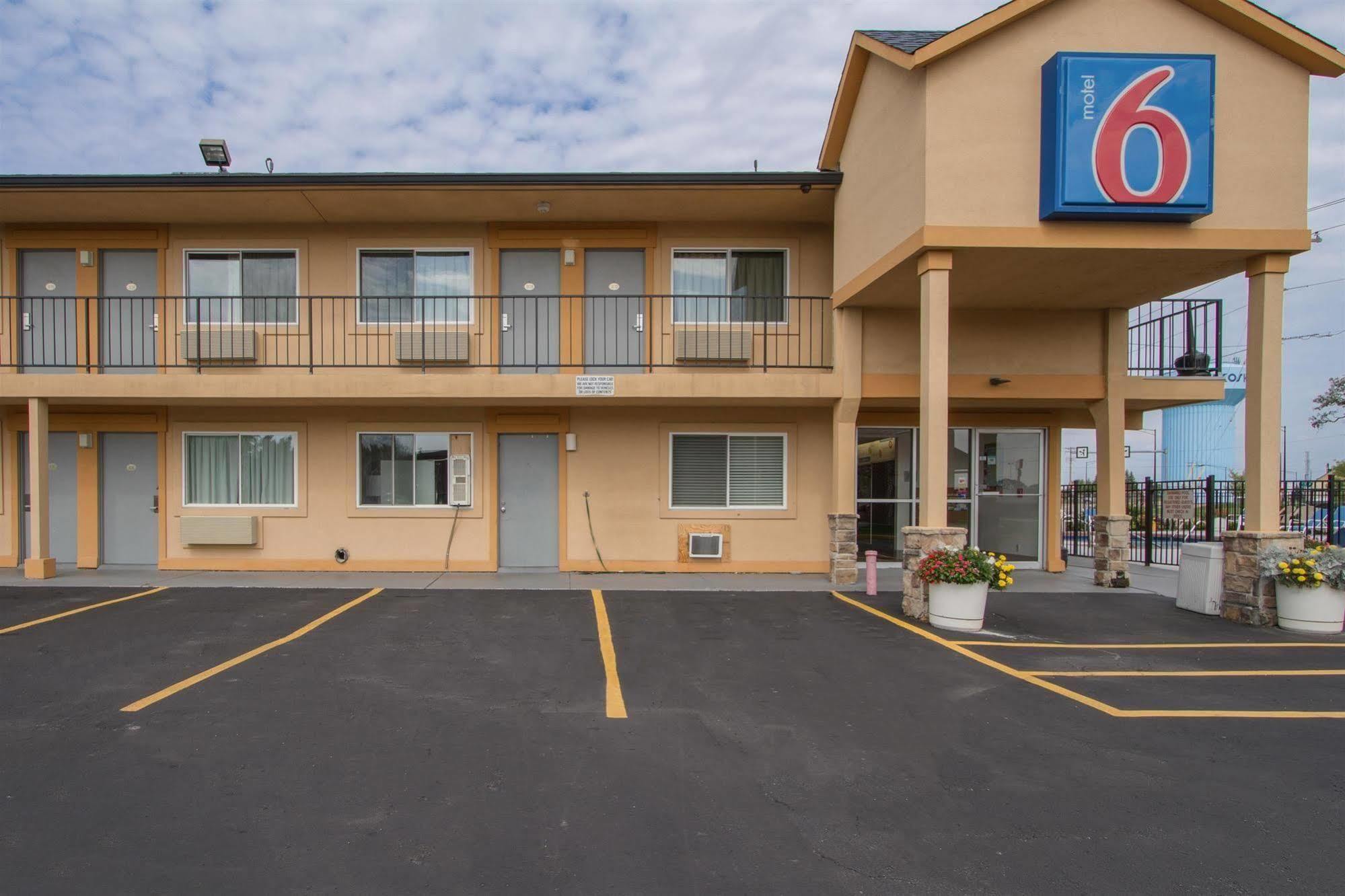 Motel 6-Oshkosh, Wi Екстериор снимка
