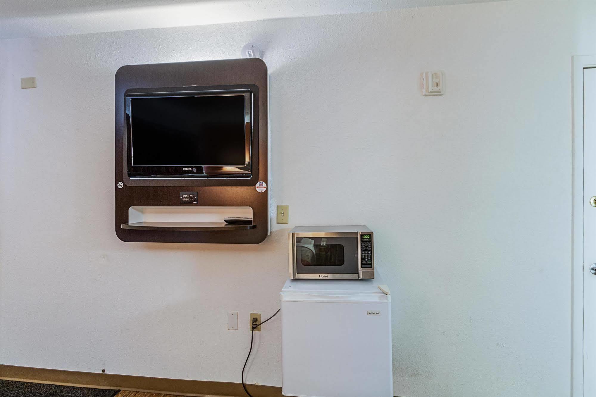 Motel 6-Oshkosh, Wi Екстериор снимка