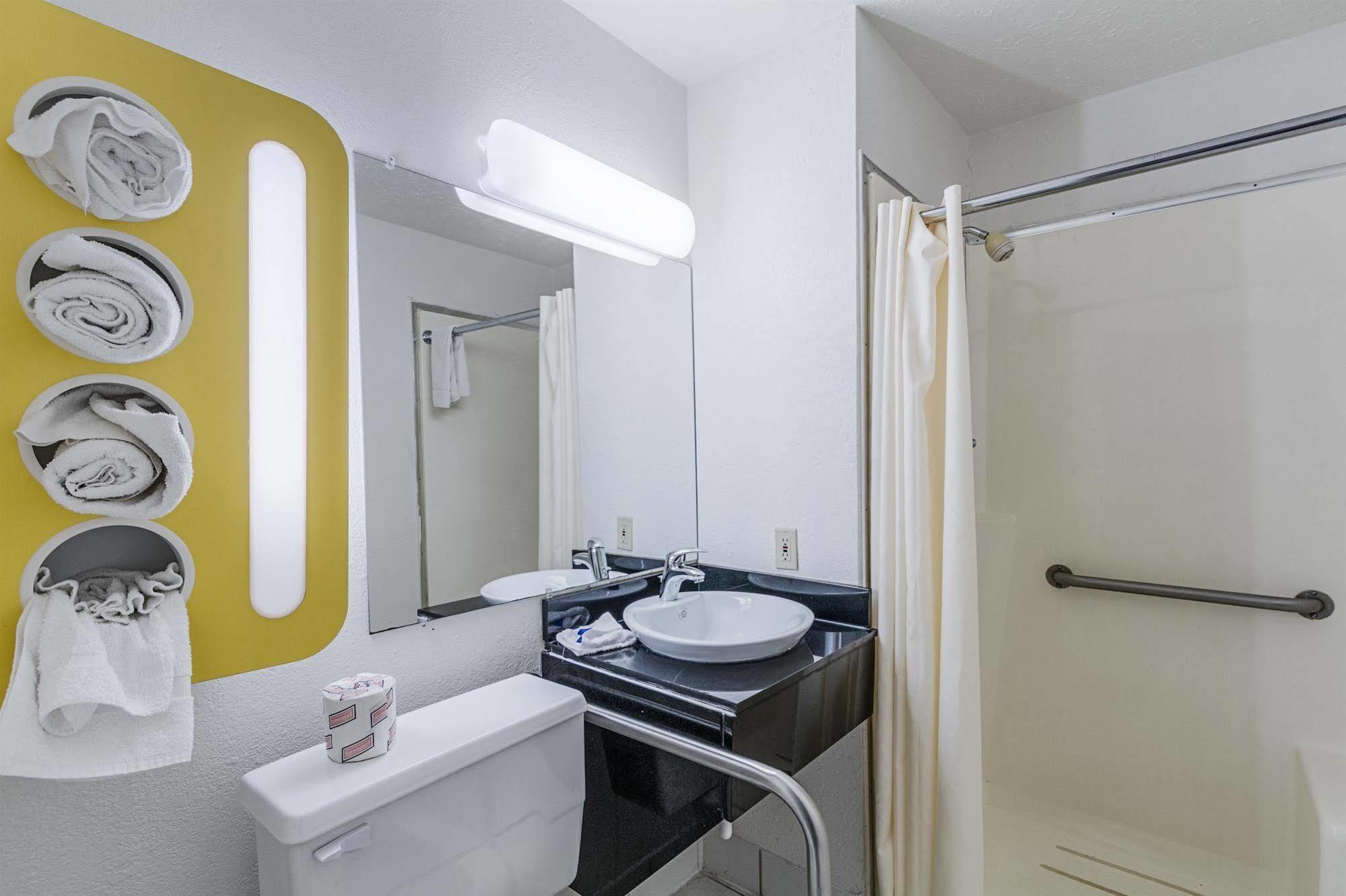 Motel 6-Oshkosh, Wi Екстериор снимка