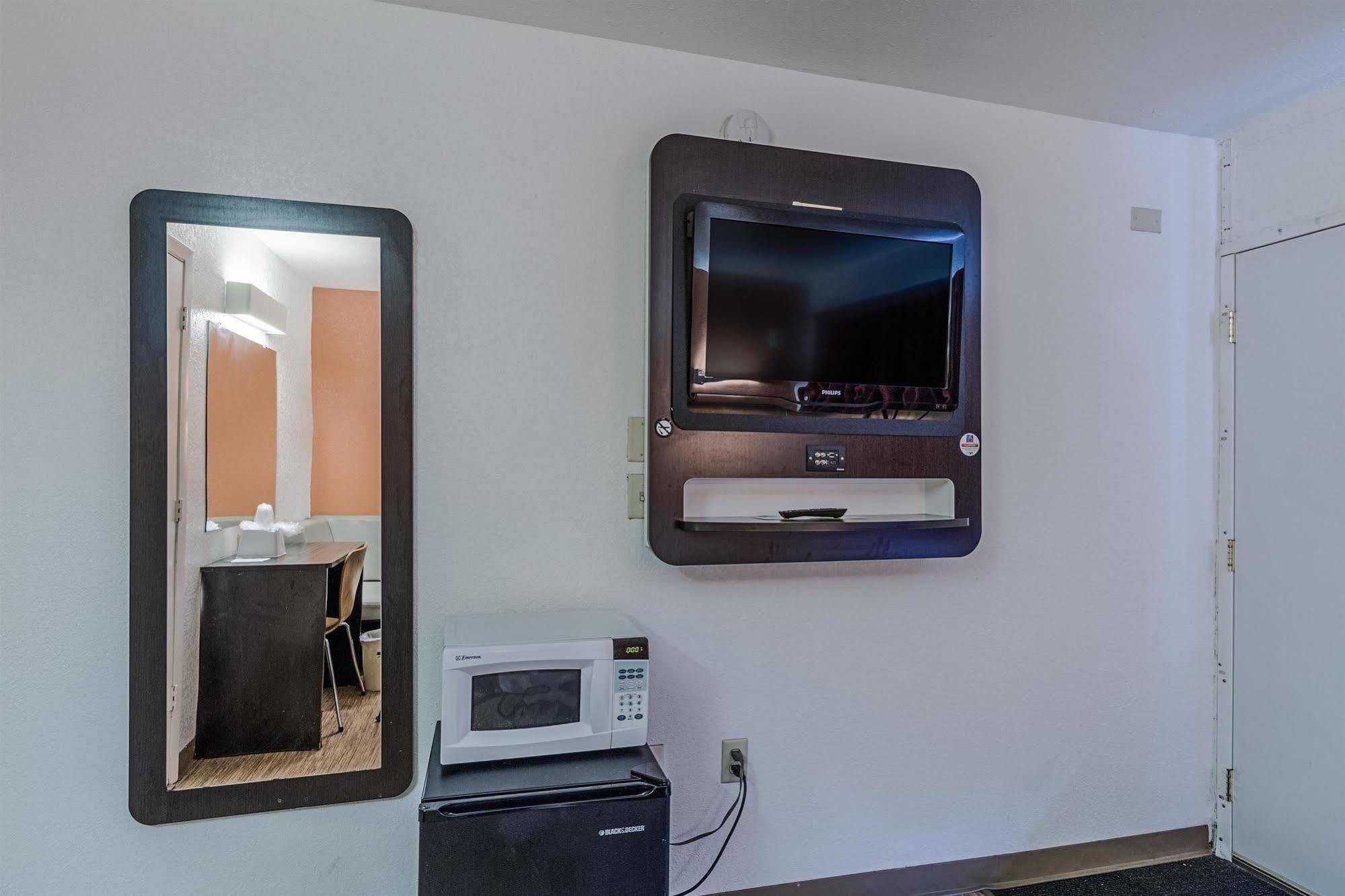 Motel 6-Oshkosh, Wi Екстериор снимка